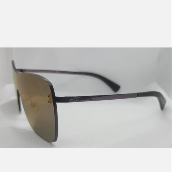 CHANEL CH4215 c.467/C1 QUILTED MIRRORED CROSSHATCH RUNWAY sunglasses EUC - Picture 8 of 16